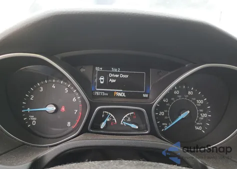 2017 Ford Focus Se z USA, uszkodzony, nr VIN 1FADP3F25HL263463